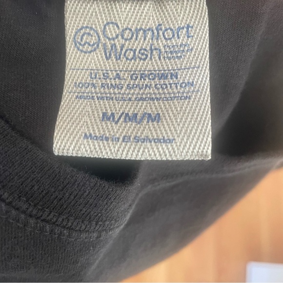 John 3:16 🕊️ God Loved Us So Much
Black Basic Men’s Medium Tee 100% Cotton - Picture 4 of 5